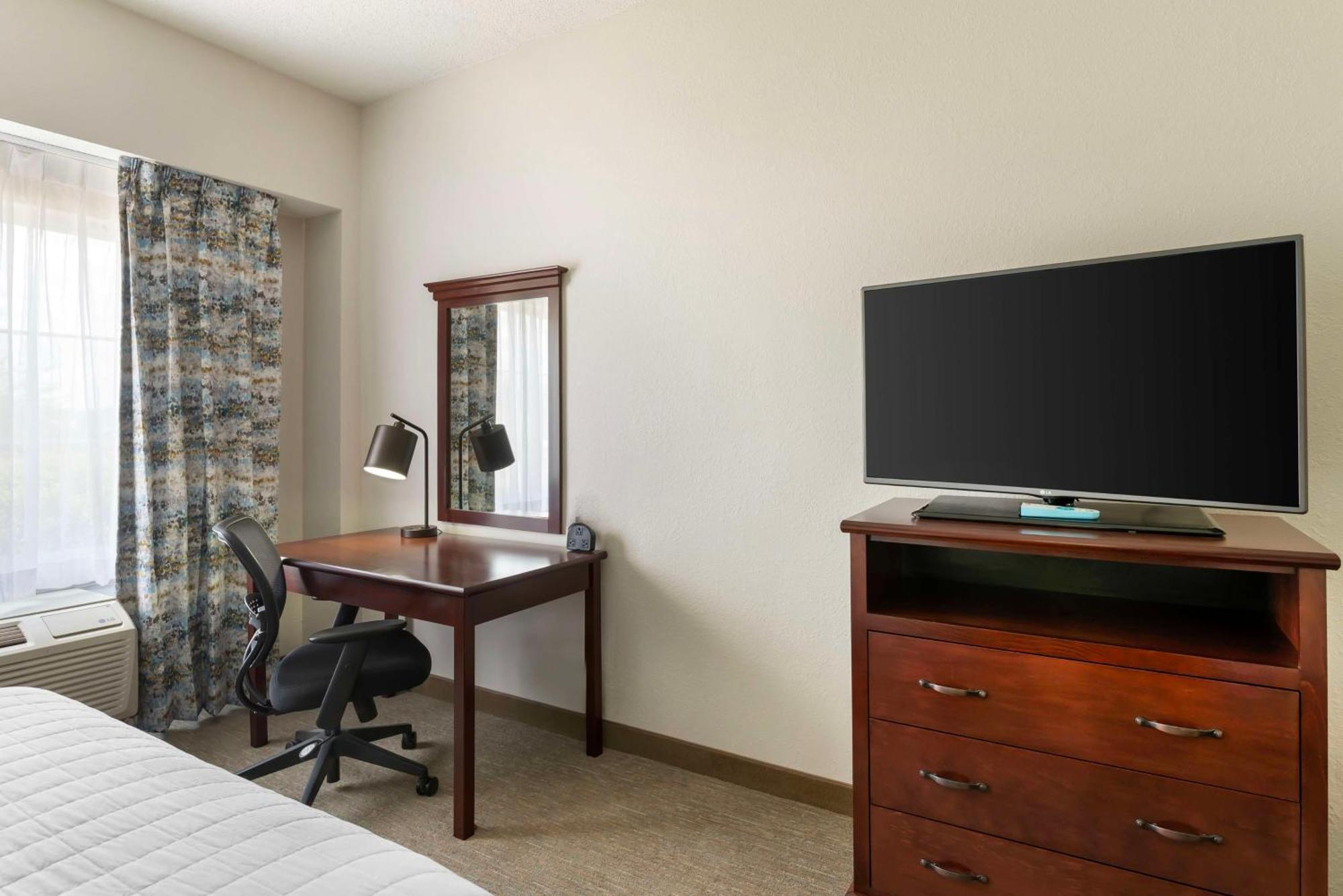 Best Western Plus Crossroads Inn & Suites Zion Crossroads Экстерьер фото