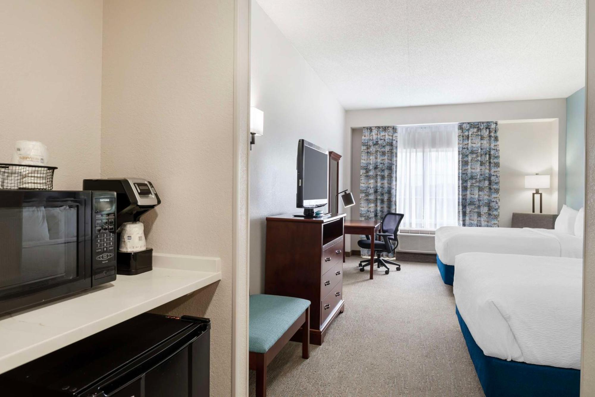 Best Western Plus Crossroads Inn & Suites Zion Crossroads Экстерьер фото