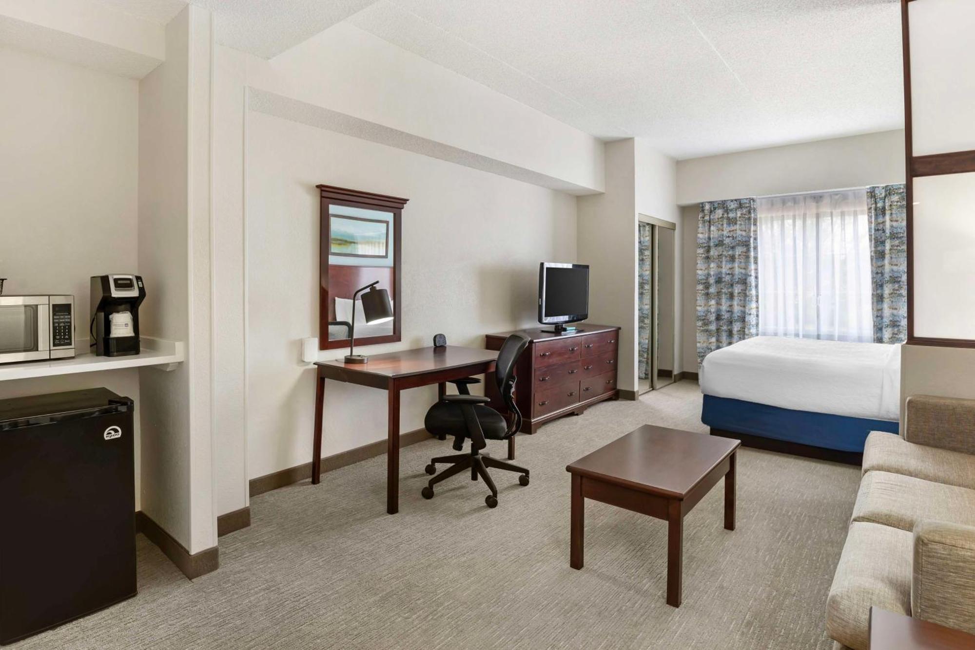 Best Western Plus Crossroads Inn & Suites Zion Crossroads Экстерьер фото