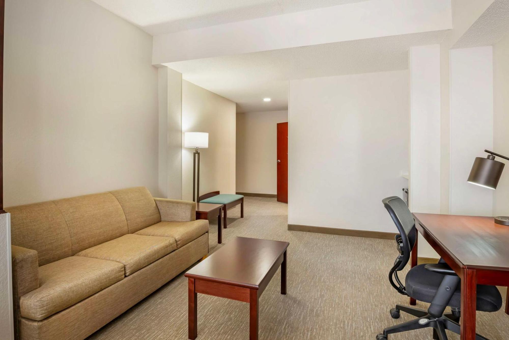 Best Western Plus Crossroads Inn & Suites Zion Crossroads Экстерьер фото