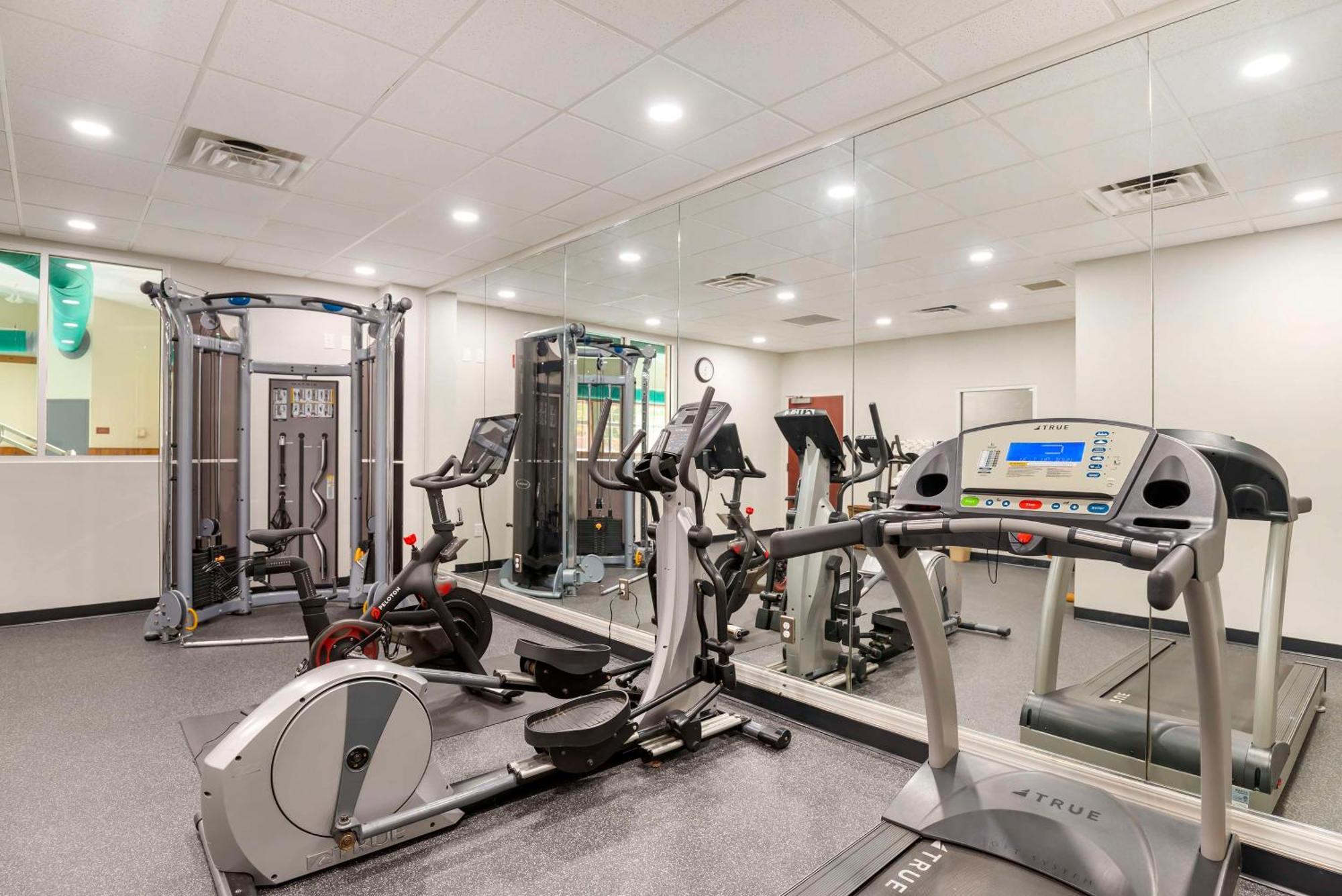 Best Western Plus Crossroads Inn & Suites Zion Crossroads Экстерьер фото