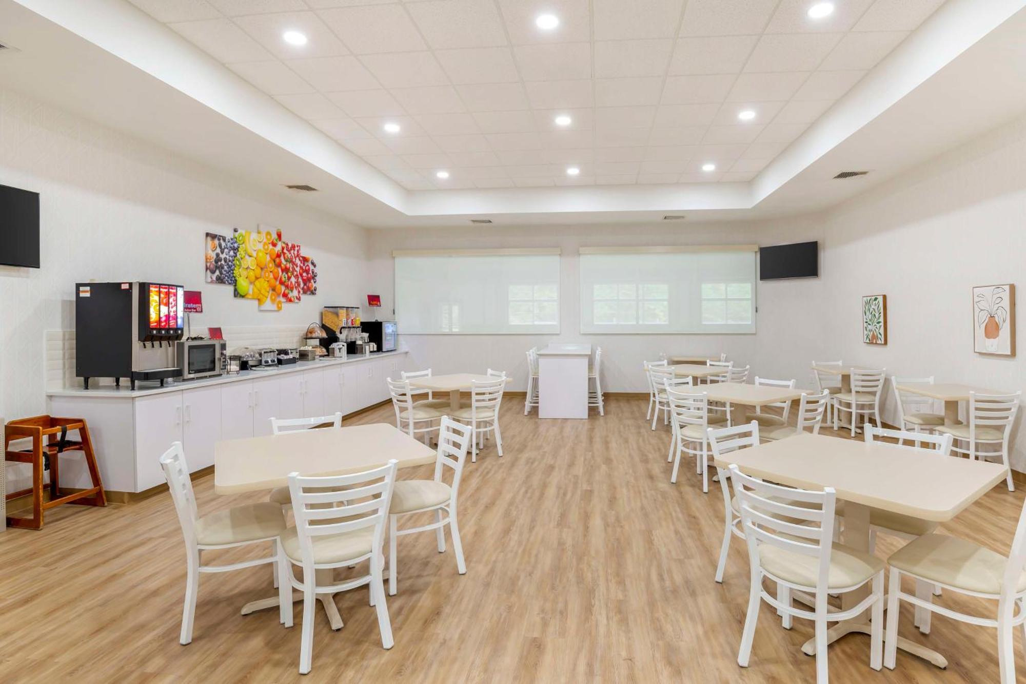 Best Western Plus Crossroads Inn & Suites Zion Crossroads Экстерьер фото